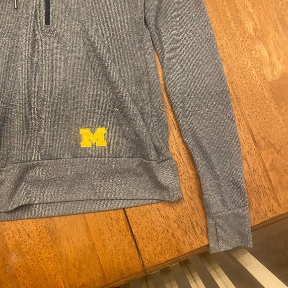 Women’s University of Michigan Quarter Zip jacket - size small - Picture 10 of 10